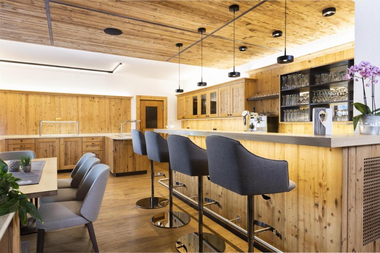 Hotel Garni Tirol Ladis Exterior photo