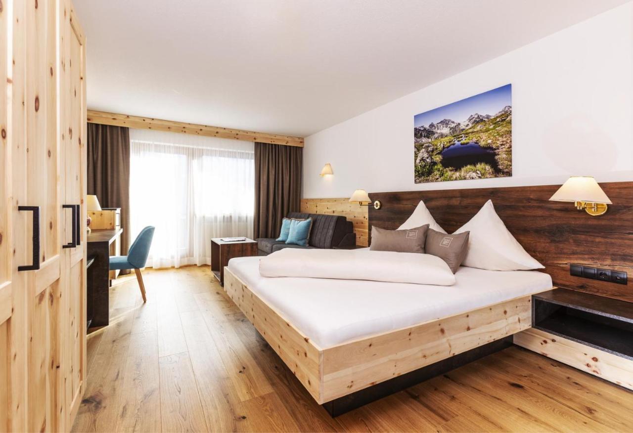 Hotel Garni Tirol Ladis Exterior photo