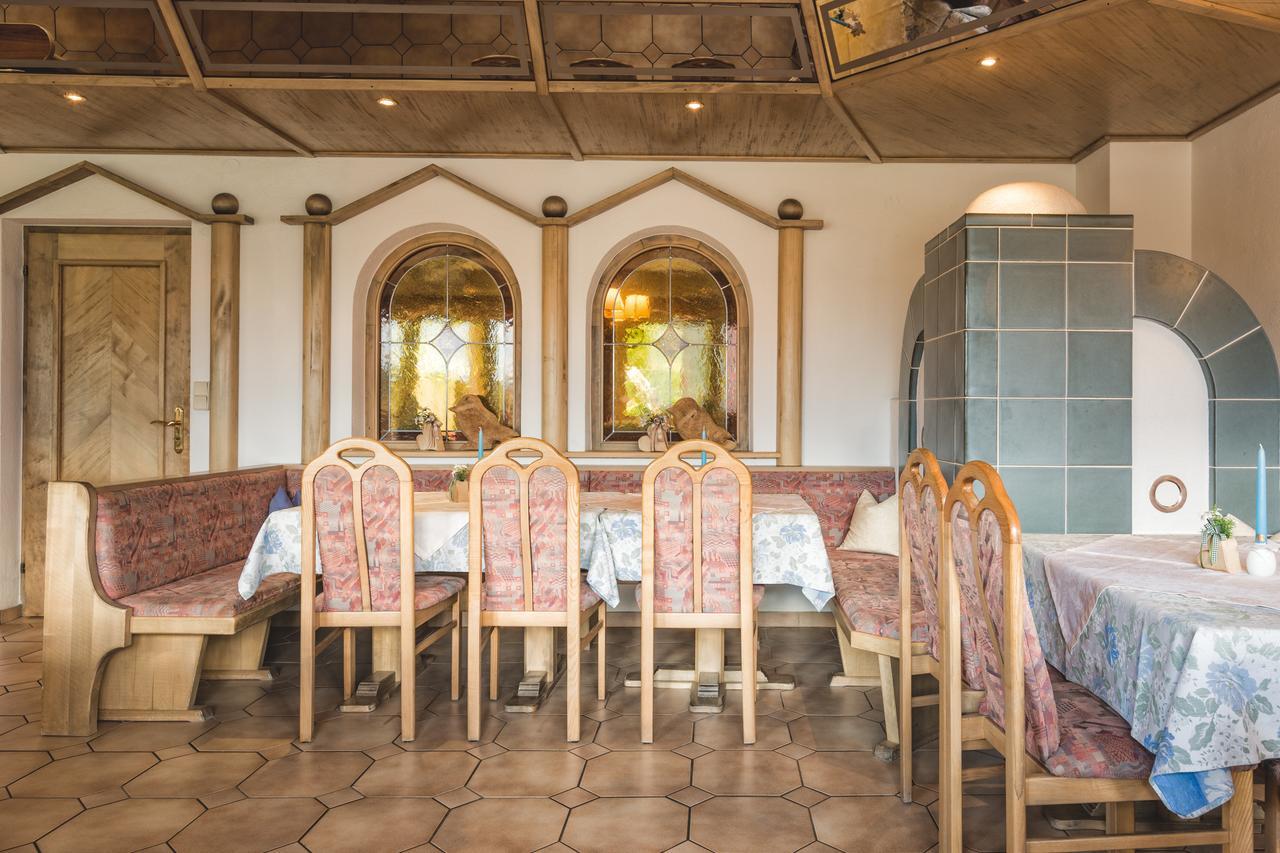 Hotel Garni Tirol Ladis Exterior photo