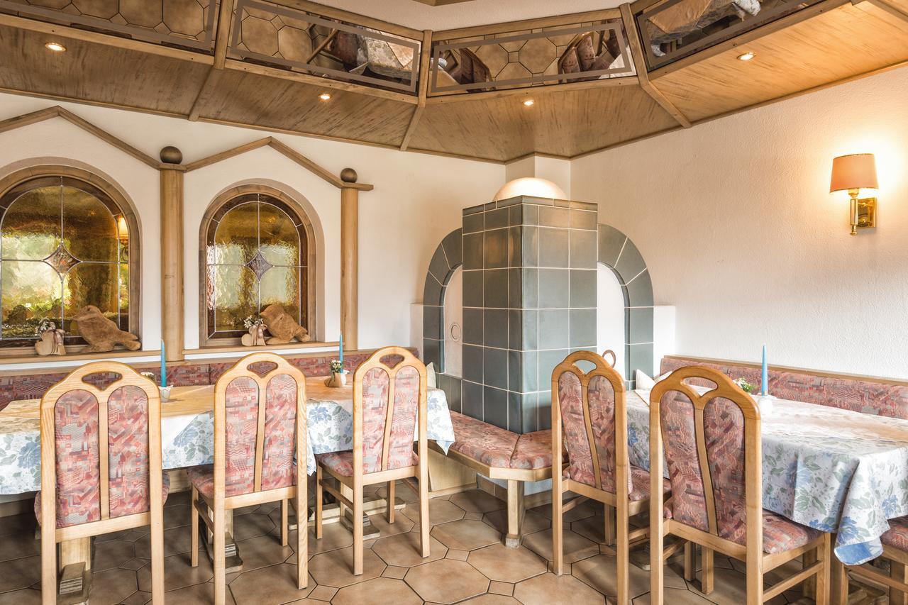 Hotel Garni Tirol Ladis Exterior photo